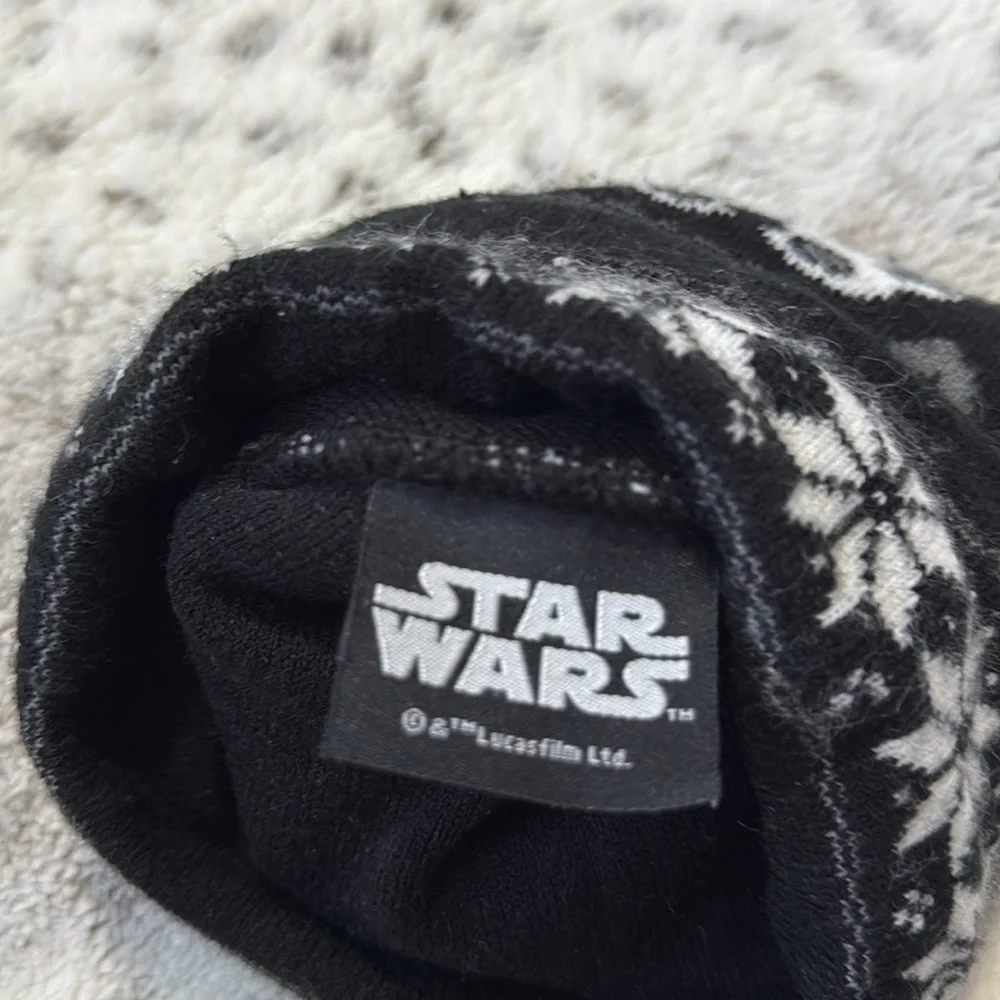 Disney Star Wars beanie hat boys OS storm troopers snowflakes holiday Disneyland